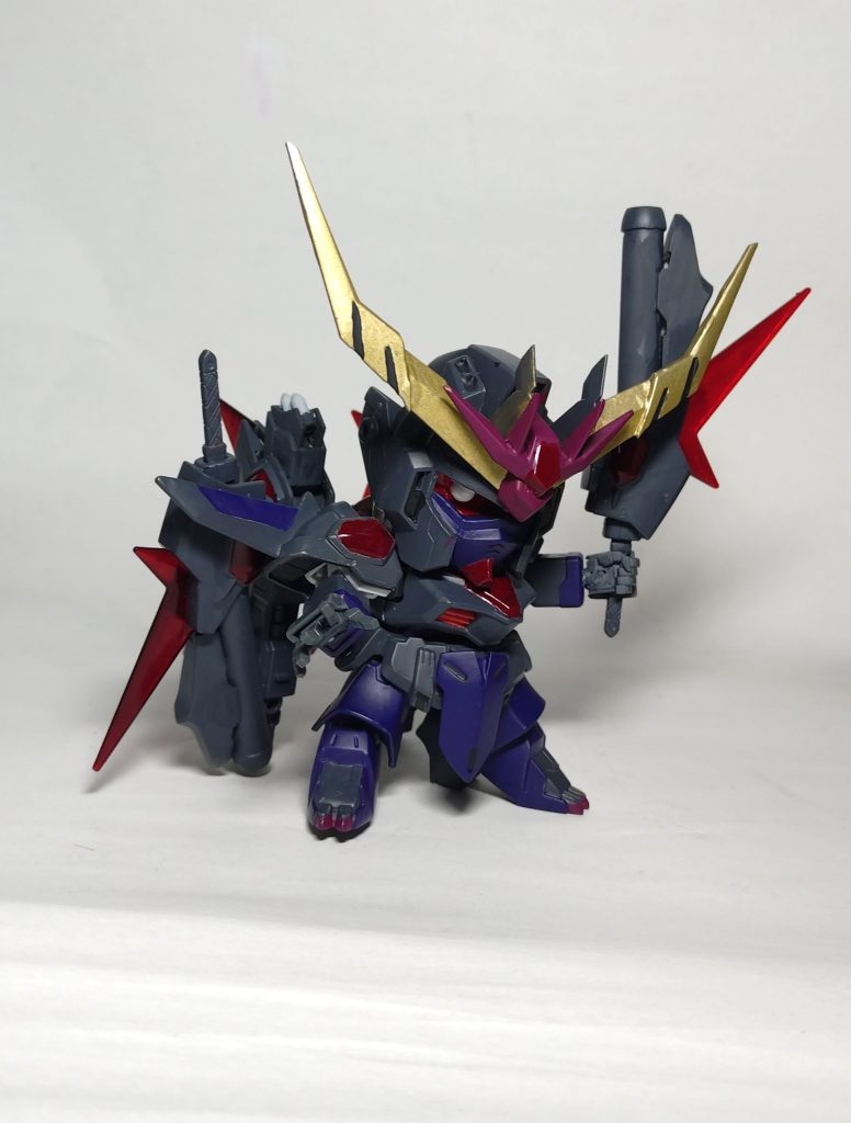 イヴリースチョッパーファンネルは手持ちの格闘武器にもなります。