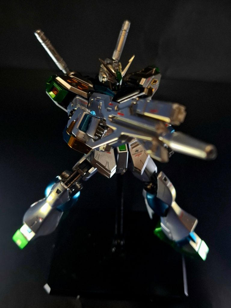 武装（量産型νガンダム）頭部60mmバルカン砲原型機や改修前の機体から引き継いだ頭部機関砲。試作ビーム・ライフルアリュゼウス装備時から引き続き使用する専用ビーム・ライフル。&nbsp;