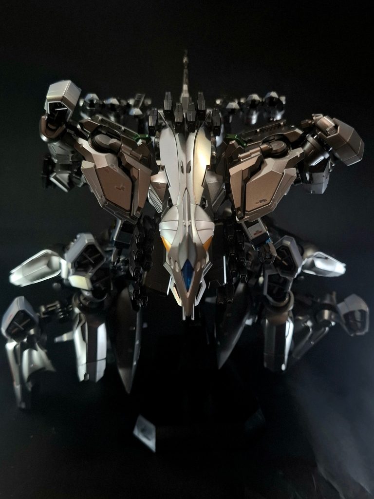 HG アリュゼウス/量産型ν[NEU]ガンダム–3枚目/制作者：鈴木　克海