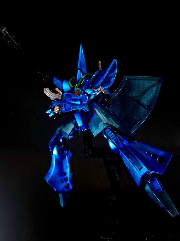 本機の真価を発揮させるには高い技量と独特な戦闘センスが要求される為、試作段階で数機が生産されたのみで量産化は断念された。