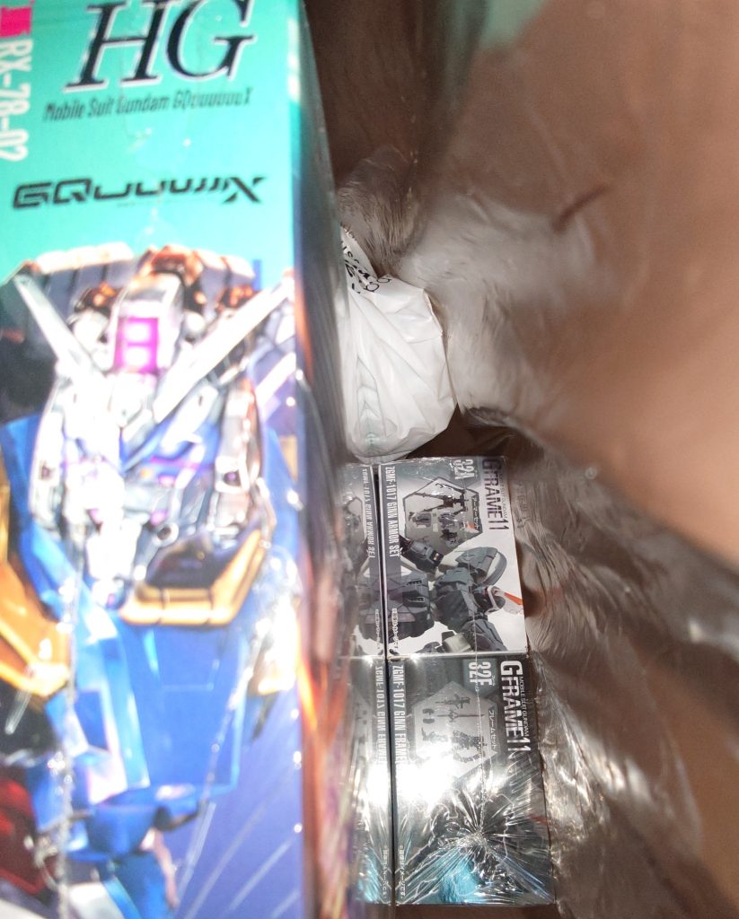 作品名：本日の戦利品<p>HGの「白いガンダム」（シャリア・ブルのいい声で脳内再生）とGフレームのモビル・ジンをゲット！ 　白いガンダムはラスイチ、欲しかったから嬉しいですね 　Gフレームはストフリとジフレドの山の中、ジンが一つだけありました！　 [&hellip;]</p>
