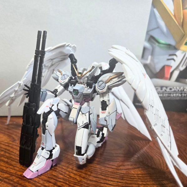 RG　ウイングガンダムゼロEW スノーホワイト