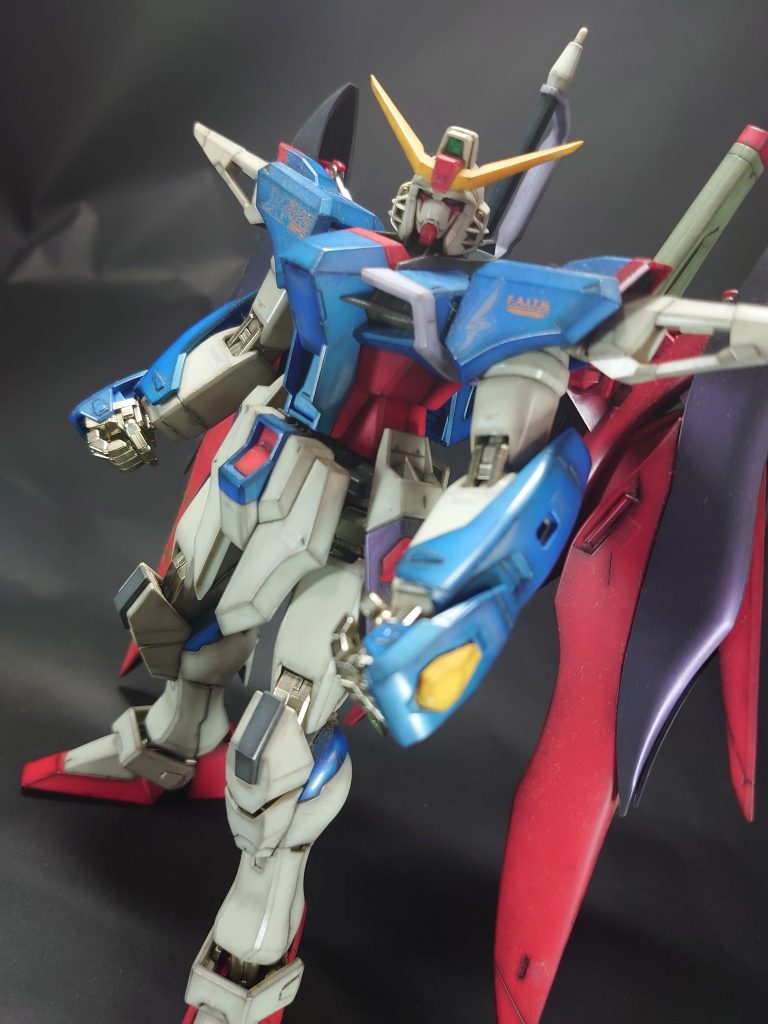 MG ディスティニーガンダム–2枚目/制作者：岩岸 杞京