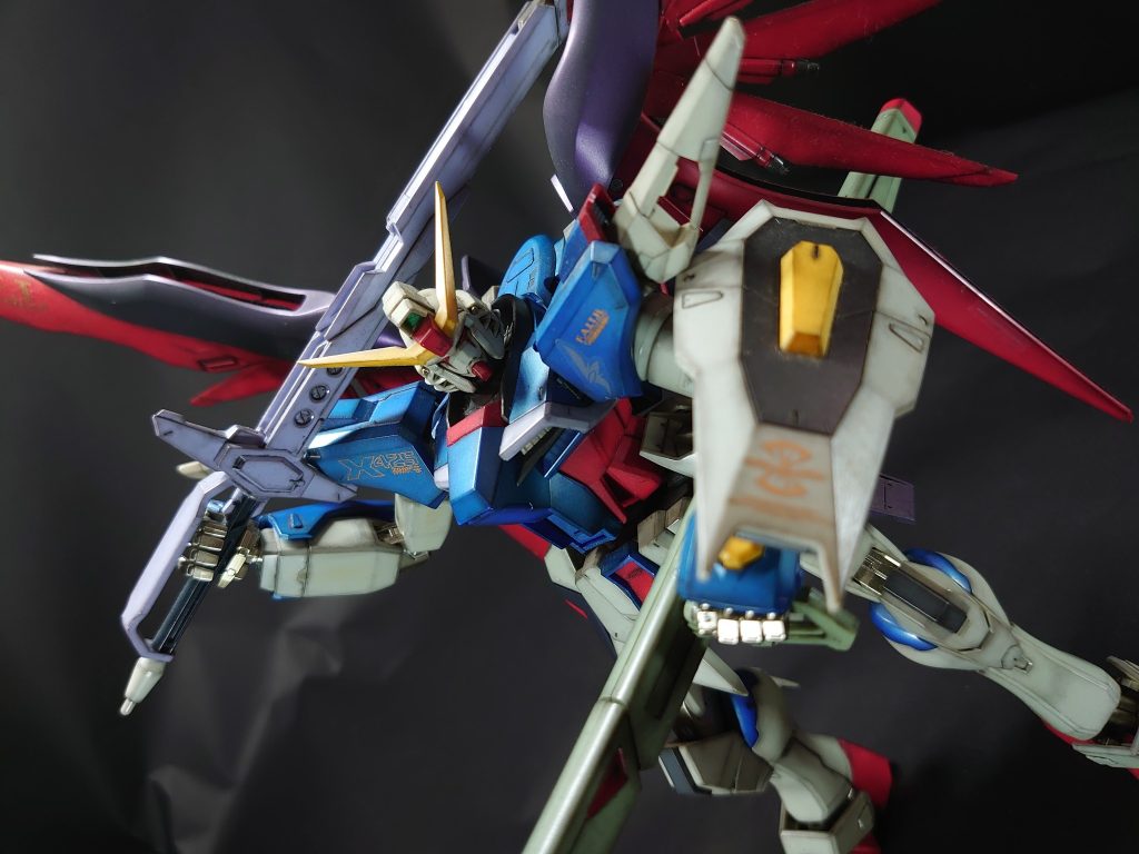 MG ディスティニーガンダム–5枚目/制作者：岩岸 杞京