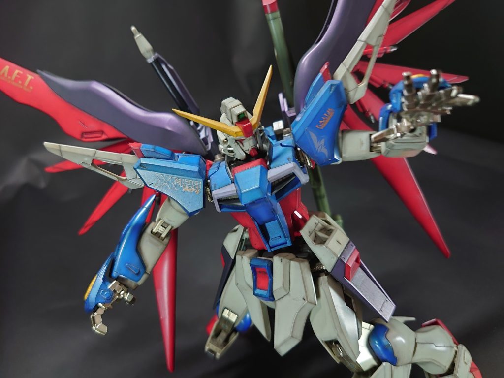 MG ディスティニーガンダム–5枚目/制作者：岩岸 杞京