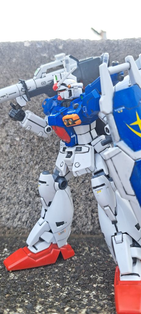 いかんせん、このキットも古いので可動は期待できませんが、スタイルカッコ良いと思います。