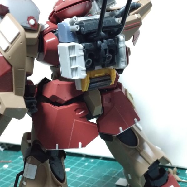 最近は毎日少しずつディティール追加してます。作業時間は短いので少しずつです。後側もちょっと。バックパックは何となく陸戦イメージで。まだまだ何かディティール追加できそうです。（2枚目）