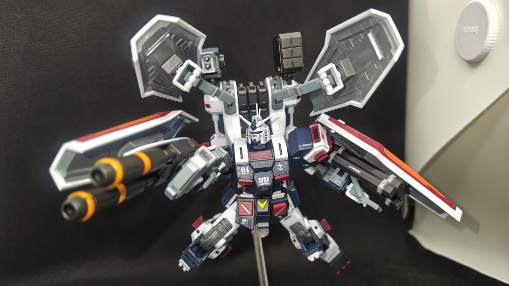 2連装ビーム·ライフル。これがあるとフルアーマーガンダムの系譜というイメージがあります。
