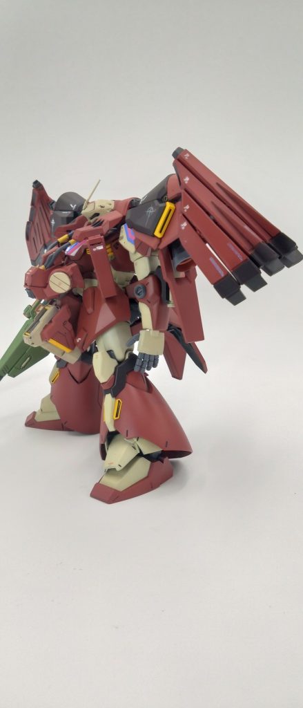 この機体メッサ―のはもとはギラドーガの再設計した機体なのだがこの高機動はヤクト・ドーガの再設計として目的とした機体でもある