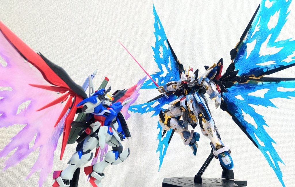 激突する運命と自由、さいごの大決戦！MGデスティニーも関節プラプラの兆候が見えたのでストフリに合わせて改造したいものです