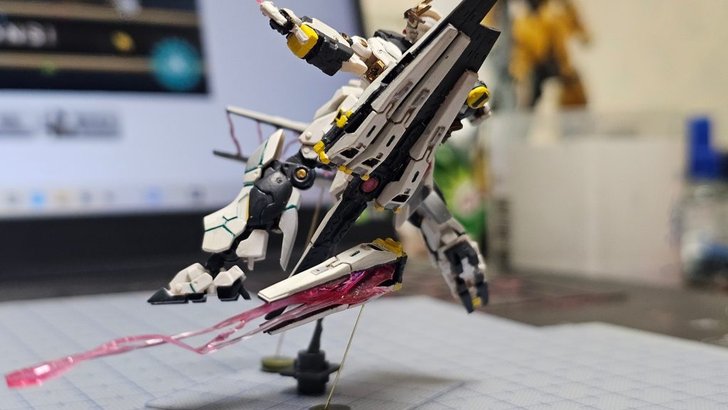 こちらのフィンファンネルはビーム発射状態で製作してます