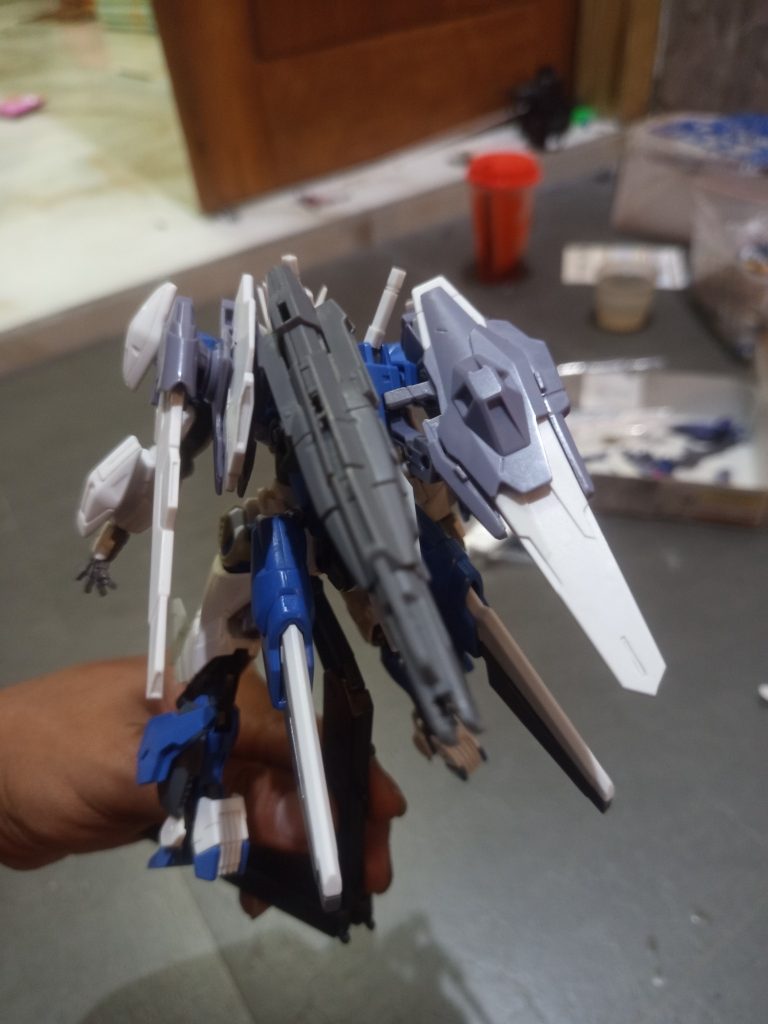 One of the biggest changes is the addition of a double funnel system, allowing the mobile suit to deploy more attack bits simultaneously for both offensive and defensive operations. I also equipped the unit with dual shield equipment to improve protection during close-range and high-speed engagements.