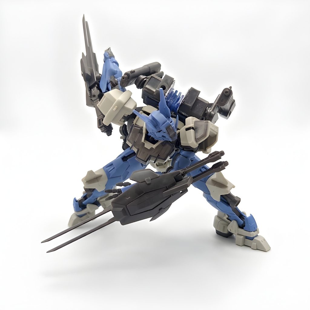 When electric charge mode is activated, the Gurenge Shell transforms into a dual-claw configuration, inspired by WarGreymon from Digimon Adventure.