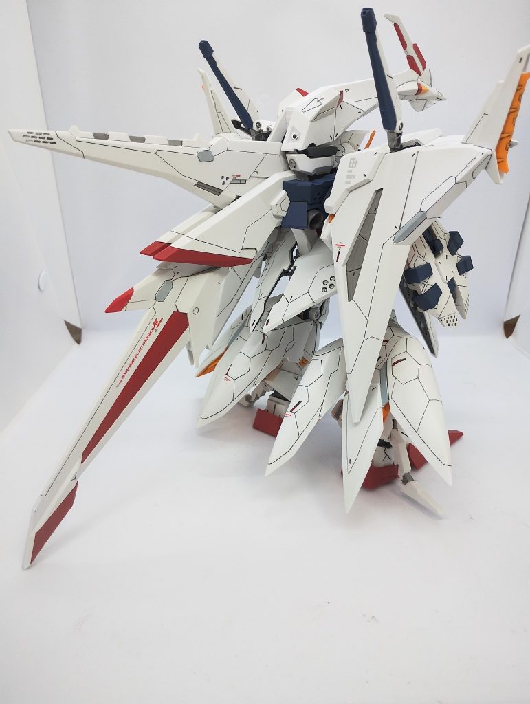 モナカパーツも多いので、後ハメ加工や段落ち化で対応。中の人のオデュッセウスガンダムのスカートアーマーは裏打ちしたけど、全く見えませんね