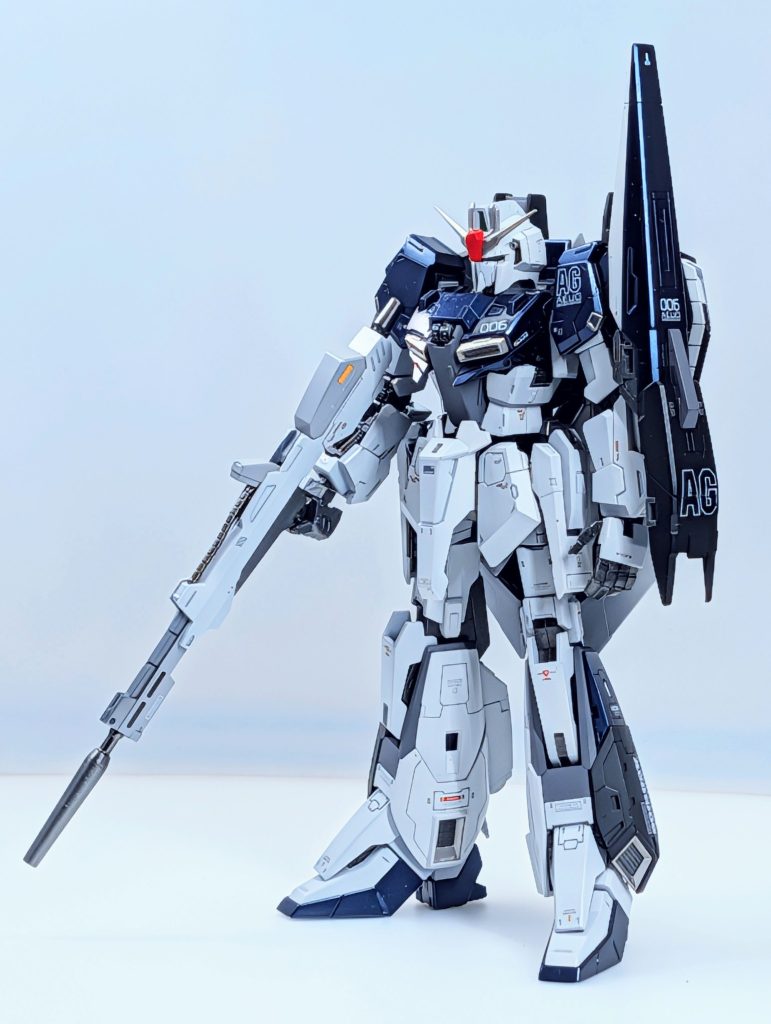 塗装はウェーブライダーから逆算して考えました。スペースシャトル風の色合いにしました。