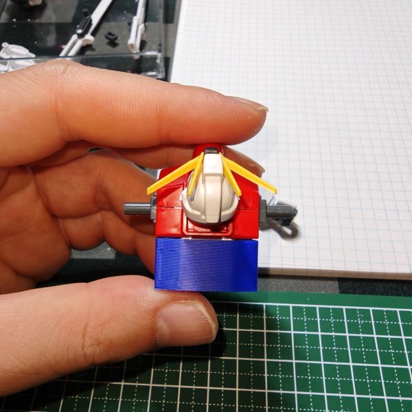 HGアビスガンダム×HGソードインパルスのミキシングと3Dプリンターでアビスインパルスをコツコツと作成中。実はミキシング、改造、3Dプリンター全て初めての挑戦になります。まだまだ手探りでの制作。難しいですが、とても楽しいですね✌とりあえず仮組みをして、シルエット部分と接続部分を大まかに作成して大きさを確認。とてもいい感じに接続できたので、ここから手を加えて左右に砲身のジョイント、スラスター部分も3Dプリンターで作ろうと思います。（5枚目）