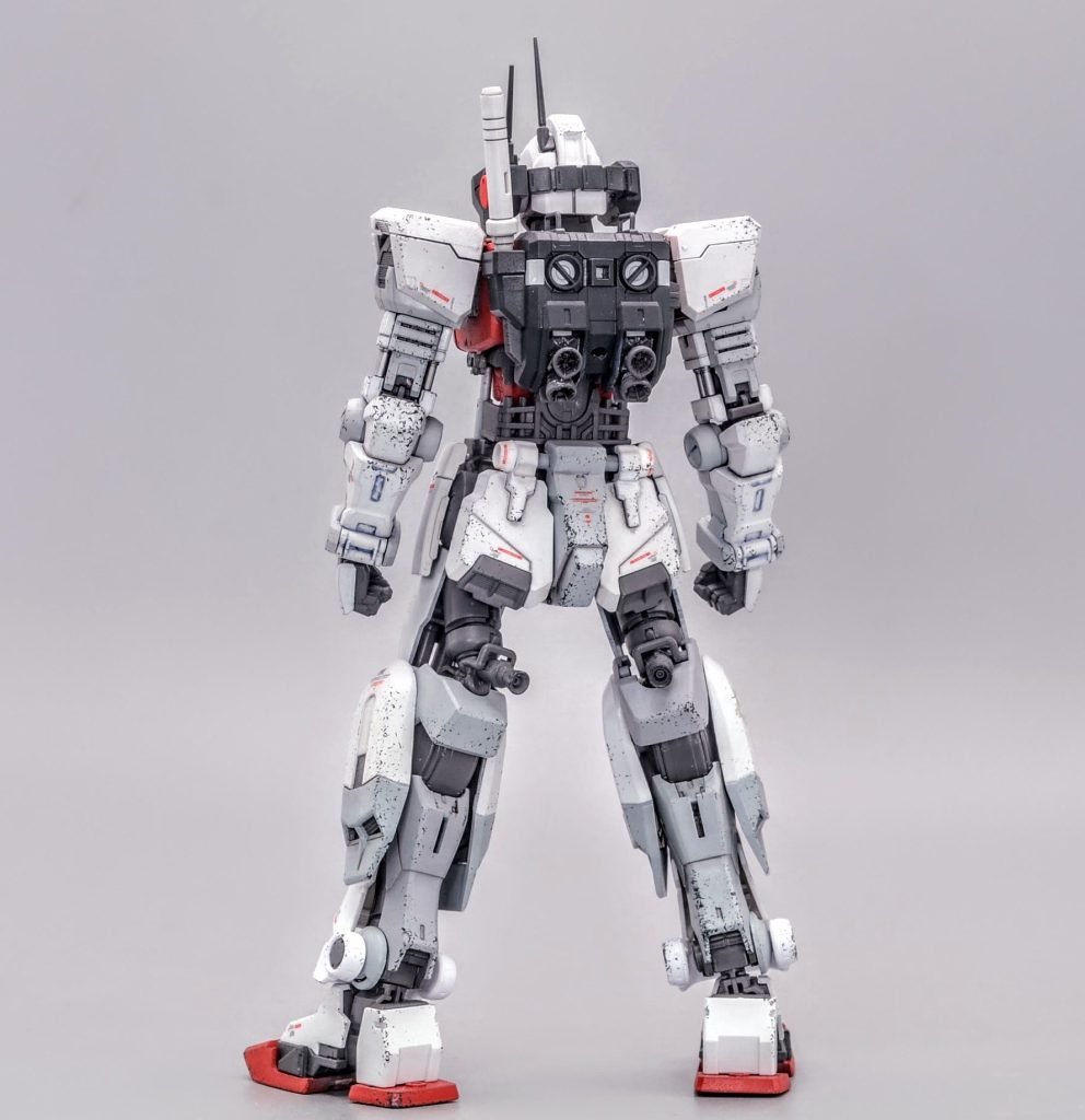 改造は主にMGジムの胴体にRGガンダム2.0、四肢はザクウォーリアやナドレを使ってミキシングしました