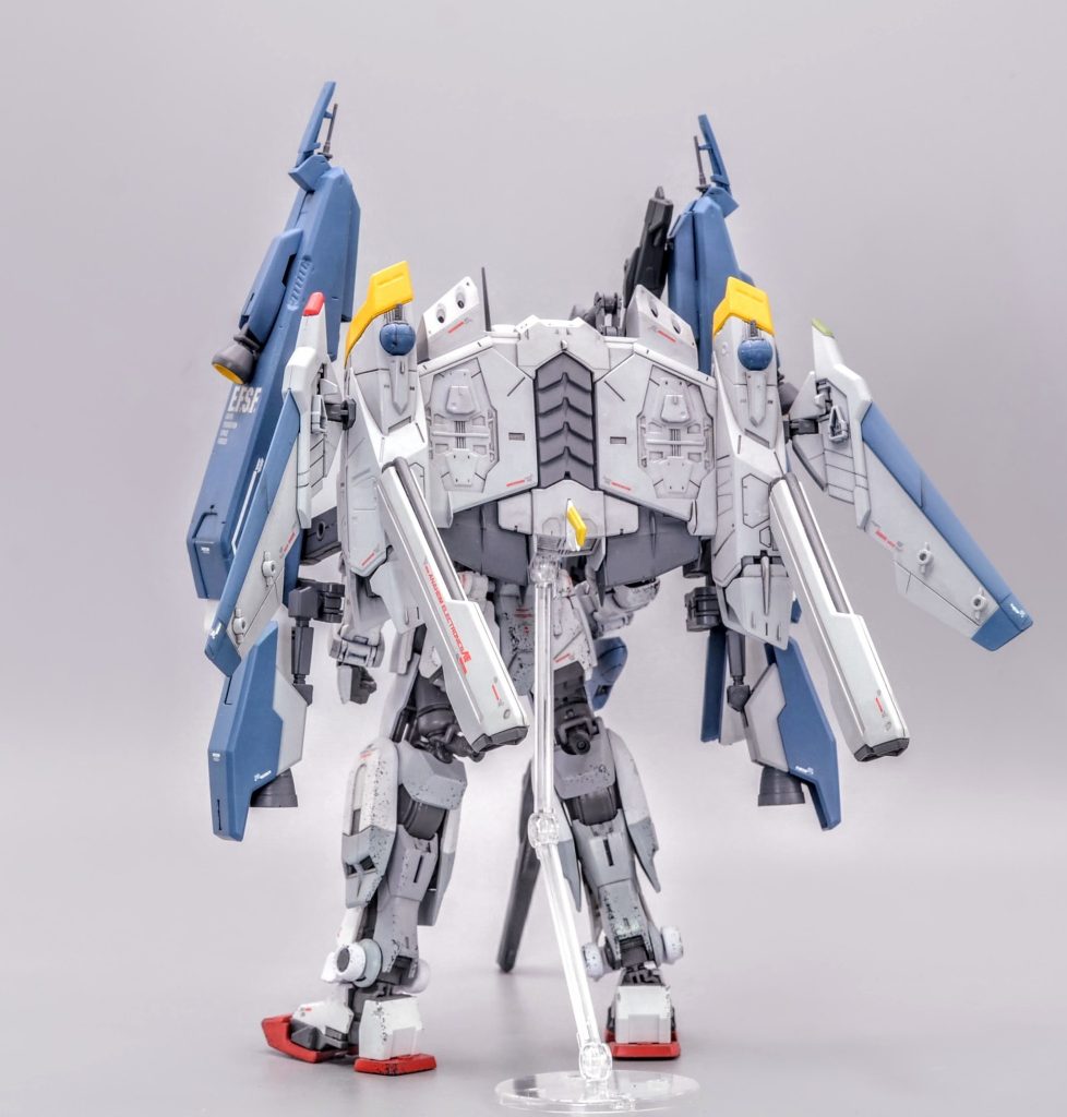 ロンドベル発足当時の初代旗艦ネェル・アーガマ所属機という設定で製作しましたGディフェンサーⅡは専用のバックパックがなくても合体可能な汎用型です
