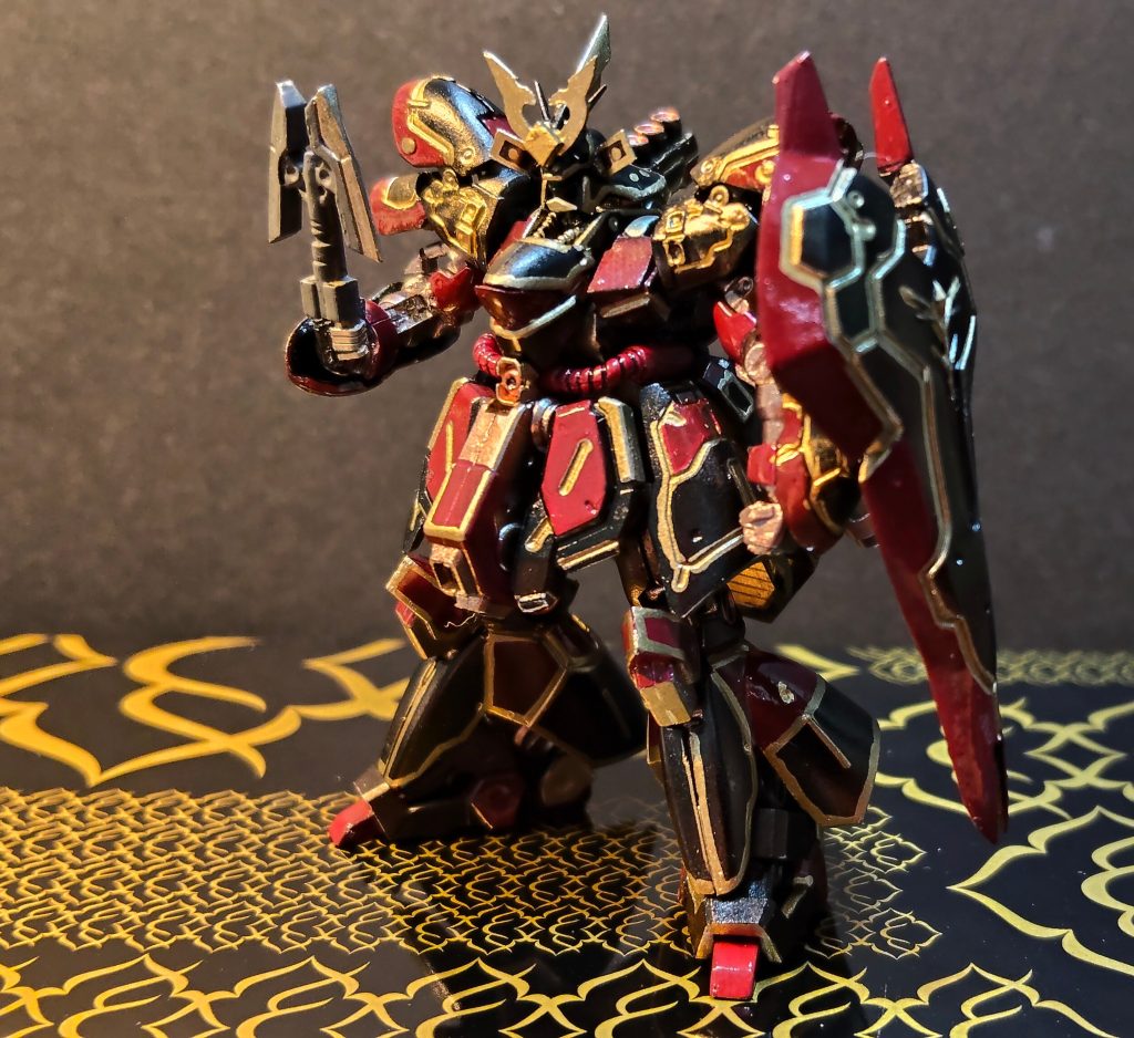12.&nbsp;&nbsp;&nbsp;&nbsp;エアブラシは黒とヘビーガンメタリックのみ。時短のため合わせ目けしもせず、ワインレッドは筆塗りムラムラ、金はガーレリのマーカーの試用を兼ねてフリーハンドなので線がユルユル。なので雰囲気だけ楽しんでくださいね。アップ厳禁でお願いします（笑）。