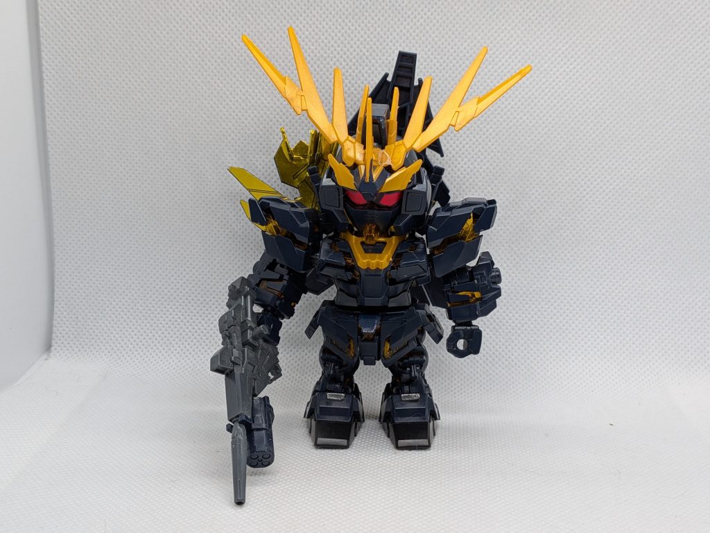 こちらはジャンク品をレストアベースにして再生中のBB戦士のバンシィノルンです。左側のアームドアーマーXCが欠損しています…。最近まで両肩の一部パーツや腰のサイコフレームなども欠損していましたがBB戦士のバンシィが重複していた事に気付き…(・・;欠損していた共有の箇所をバンシィから流用しました。それと頭部のアンテナは破損したのか接着して有りユニコーンモードに変形出来ません…。
