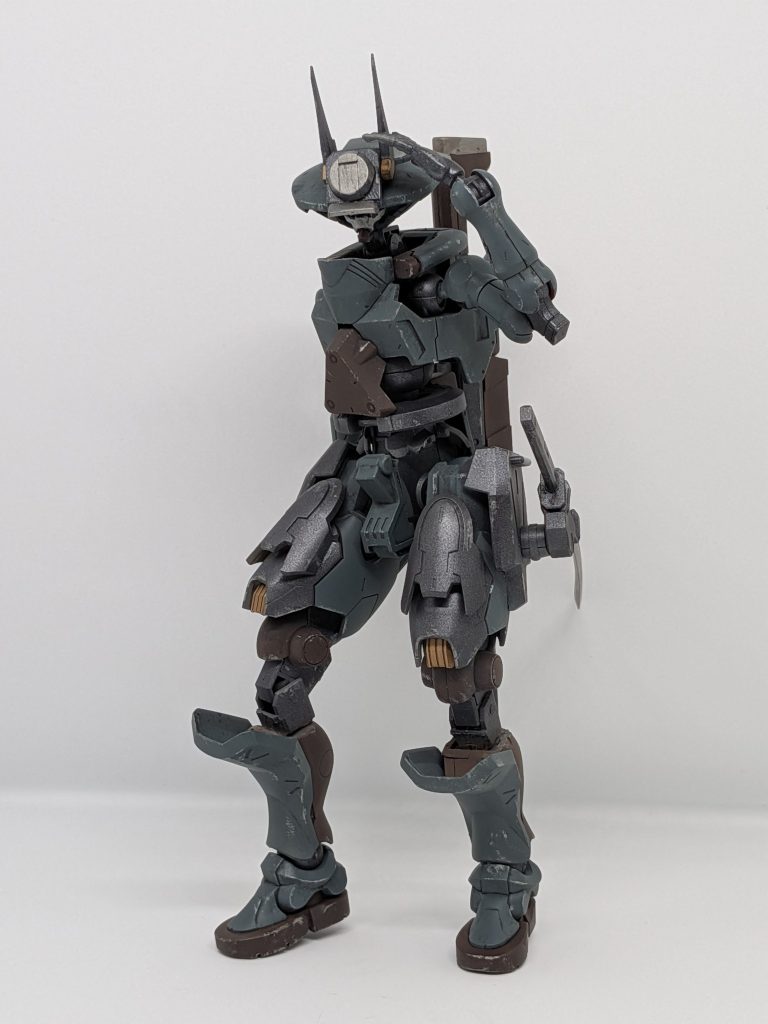 アシガルの閲覧ありがとうございますm(_ _)m和風の機体を作るのは前作のヤツフサ以来で鎧武者ではなく足軽に見立てた機体に仕上げカラーリングも量産機に見立てられる色選びができたと思います。以上カルシウムボンバーでした(^^)/