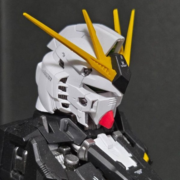 メカニカルバスト　νガンダム