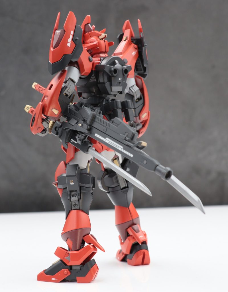 全体的に甲冑をイメージして製作。あまり武者系を製作したことが無いので苦労しました💦