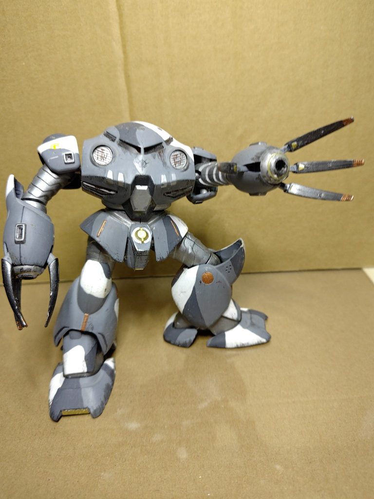 アニメ１話では連邦宇宙ステーション基地を襲撃。あまりのカッチョ良さに当時は何回も観て、悶えてました。(⁠≧⁠▽⁠≦⁠)出渕氏のデザインも、凶悪な面構えで迫力ありますね。