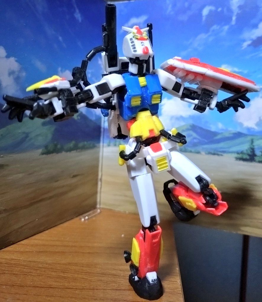 適当なポーズですが片足立ちもできるので元のキットがとても優秀なのがわかります。