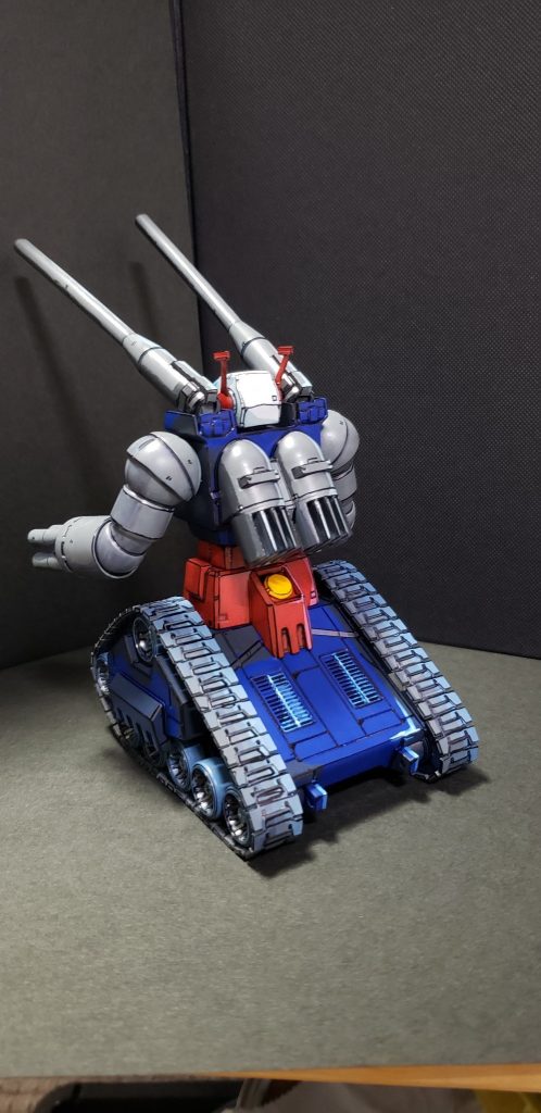 背面ショットは何かかわいい感じです。