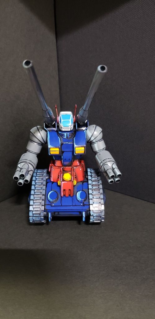 ほとんど動きがない戦車なのでアクションポーズはないですね。(笑)しかし初期のHGキットのはずですがかなり出来が良くて作りやすくて感動しました。