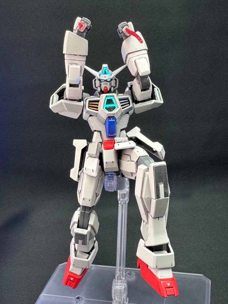 ショートビームサーベル2本持ち…ヴェイガンのMSが再販されないと並べる機体がない…最近、ガンプラ以外を作っていたので、久しぶりの更新になってしまいました💦