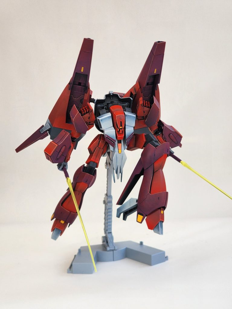メッサラはビームソードを2本装備している。Messala is equipped with 2 beam swords.