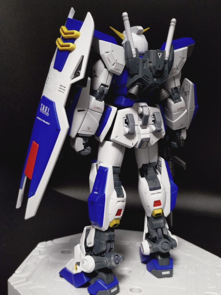 後ろから。デカールの位置がずれていたりと細かいミスが。次回に活かしていきたいところです。