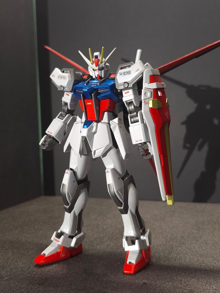 白サフ→クレオスクールホワイト→ガイアプレミアムガラスパールの順で塗装し、デカール貼り後クリアー塗装。