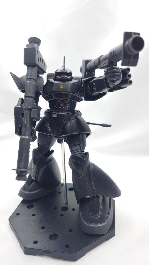 ケンプファーのジャイアント・バズ。家に余ってたからね。持たせました。