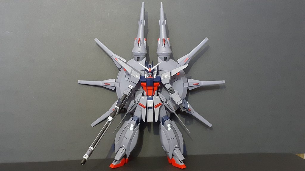 アンテナ加工とスミイレ、つや消しのみ。MGSDフリーダムで余っていたザフトシールを両肩に、あとは適当にマーキング貼ってます