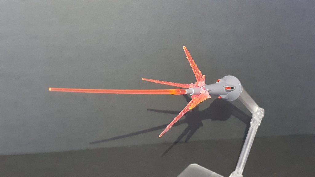 大型のドラグーンにはビームスパイクエフェクトが使用可能。ビームサーベルも射撃エフェクトにすることも。
