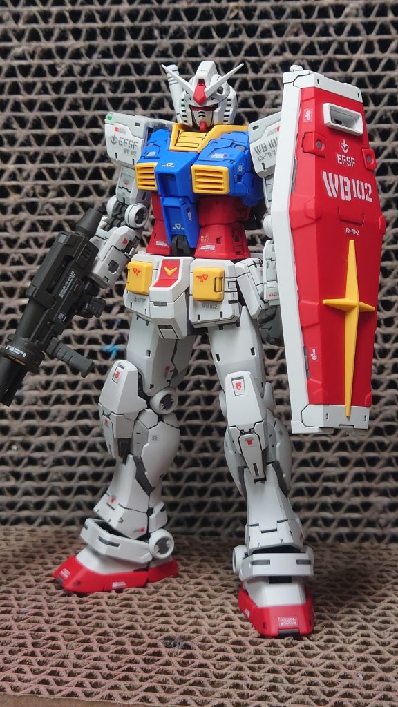 ガンダム　RG Ver.2–2枚目/制作者：あれく myT 積みプラ崩したい