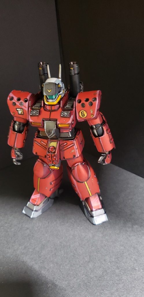キャノンを下ろした辺りのディテールがあっさりし過ぎていたのでビルダーズパーツなどでそれらしくデコッて見ました。&nbsp;