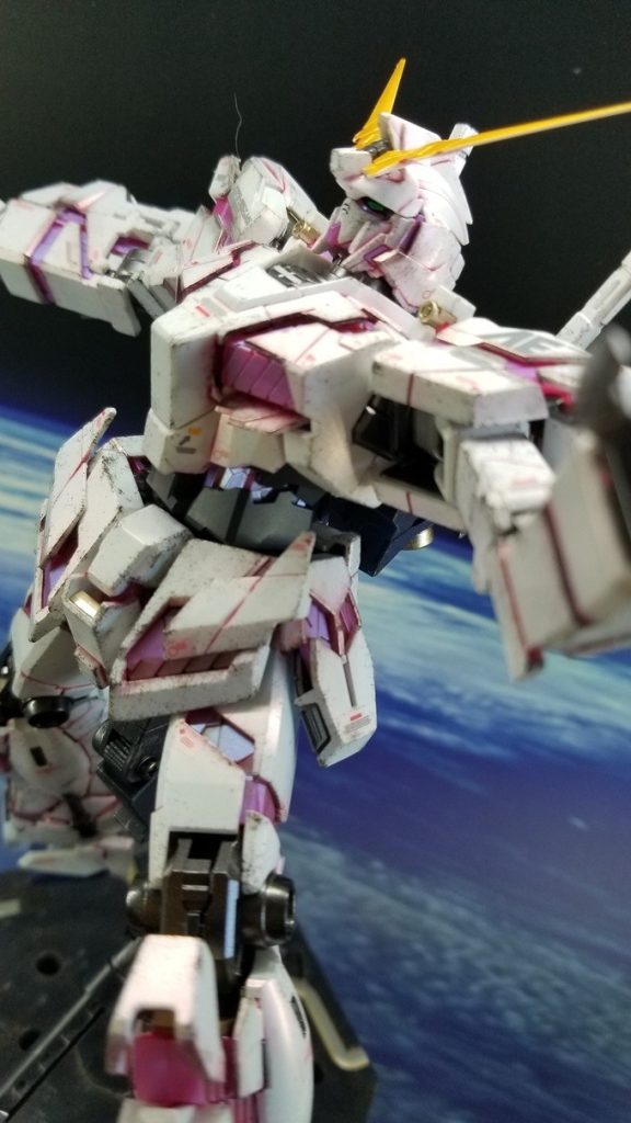 わかります？　光の加減で青く見えません？
