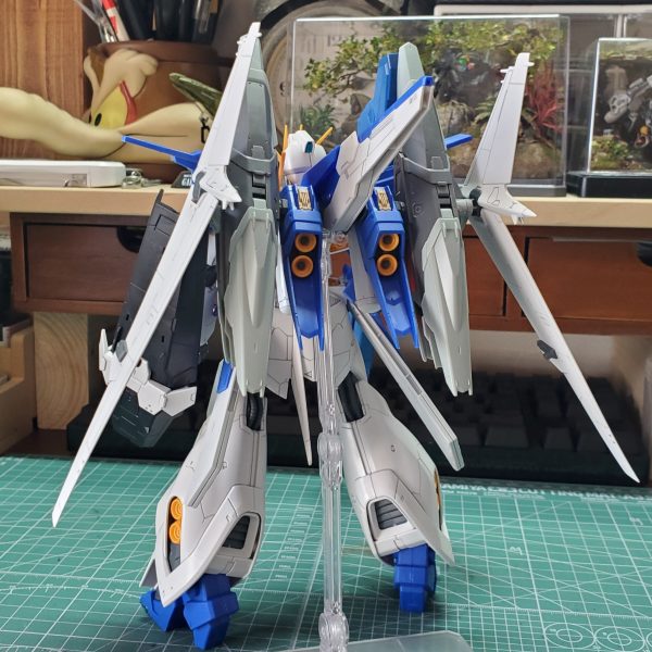 Zガンダムのハイパーメガランチャー持たせてバックパック配置をいじってブレイズウィザードを追加腰にストームブリンガーのプロペラントタンク増設腰と二の腕をそれぞれ2mm延長（2枚目）