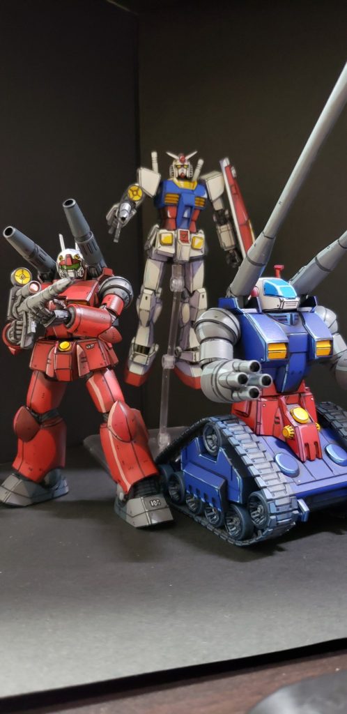 この3機は制作時期にかなり差があるのでアニメ塗りのテイストが違いますね。キット的には一番古いガンタンクが一番最近に作成しています。