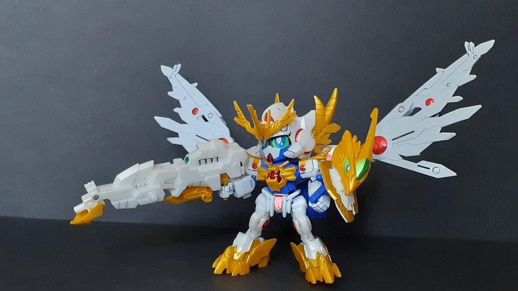 GNメガフレアーデバイス。スコープっぽい所に緑シールを貼りました。BB戦士のスペリオルランダーを当時持っていたのでこの名前を聞いて嬉しくなったものです