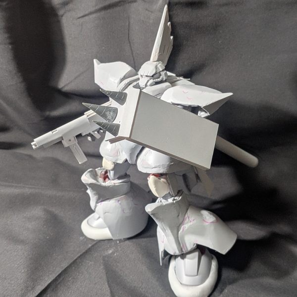制作中のゲルググマリーネです。スパイクシールドを制作していたら、ついカッとなってドリルつけてしまった。後悔はしていません。&nbsp;（4枚目）