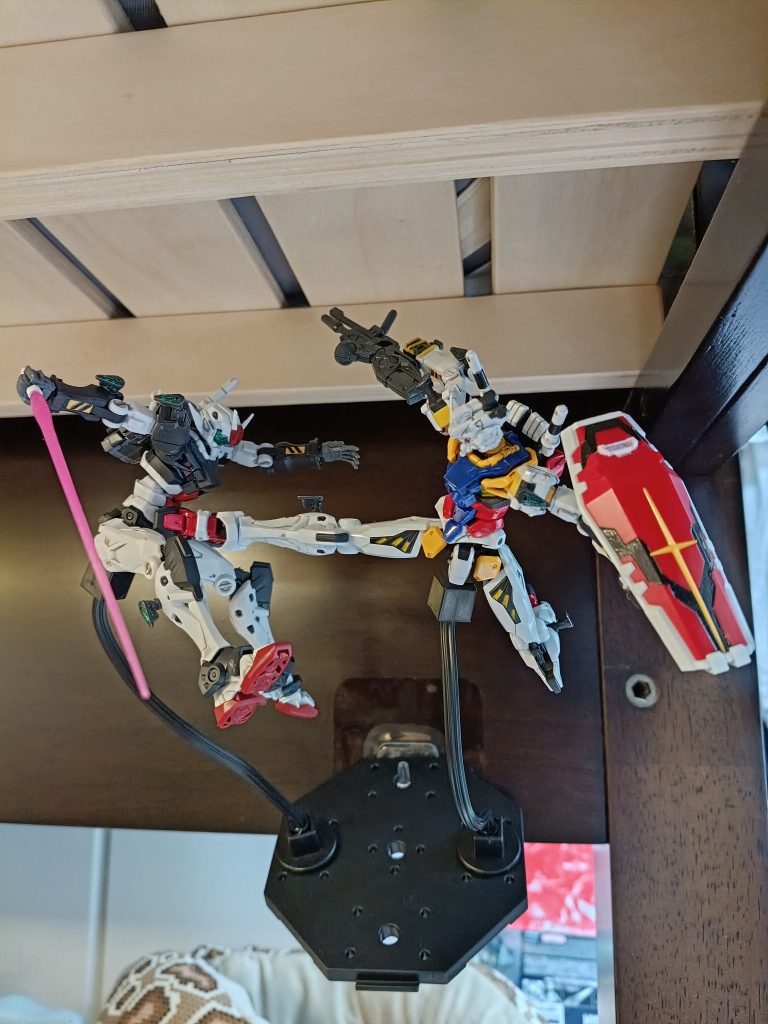 壁掛け浮遊ディスプレイ