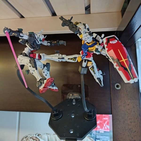 壁掛け浮遊ディスプレイ