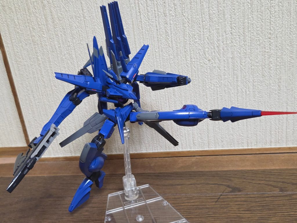 股関節をガンダムフレームに変えてるので原作さながらの脚技もなんのその