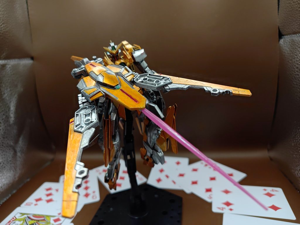 という事で、今回ハサミ武装はこのランスになります。やっぱり、キュリオス系はハサミを装備してなんぼですね!&nbsp;&nbsp;&nbsp;&nbsp;&nbsp;ー最終決戦にてアルヴァトーレにより、両手を失った本機にて⋯&nbsp;「悪いな、アレルヤ」「俺はまだ死にたくないんでねえ！」「俺は生きる！　他人の生き血をすすってでもな！」「僕も生きる」「僕はまだ世界の答えを聞いていない。この戦いの意味すら…」「それを知るまで僕は死ねない」