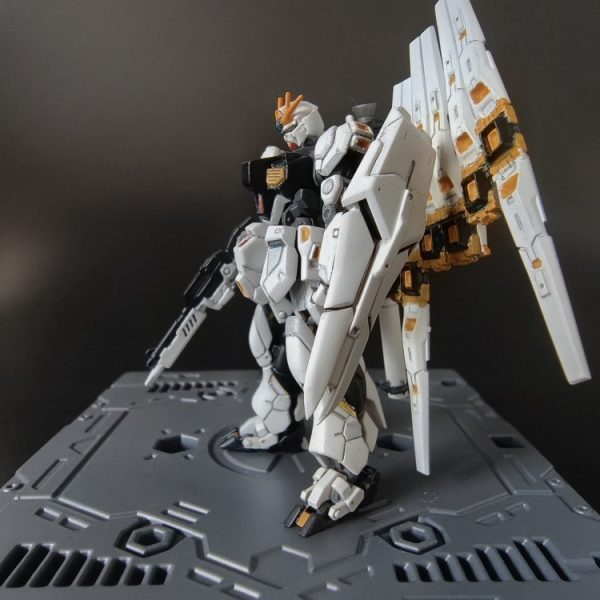 アーティフアクト　νガンダム